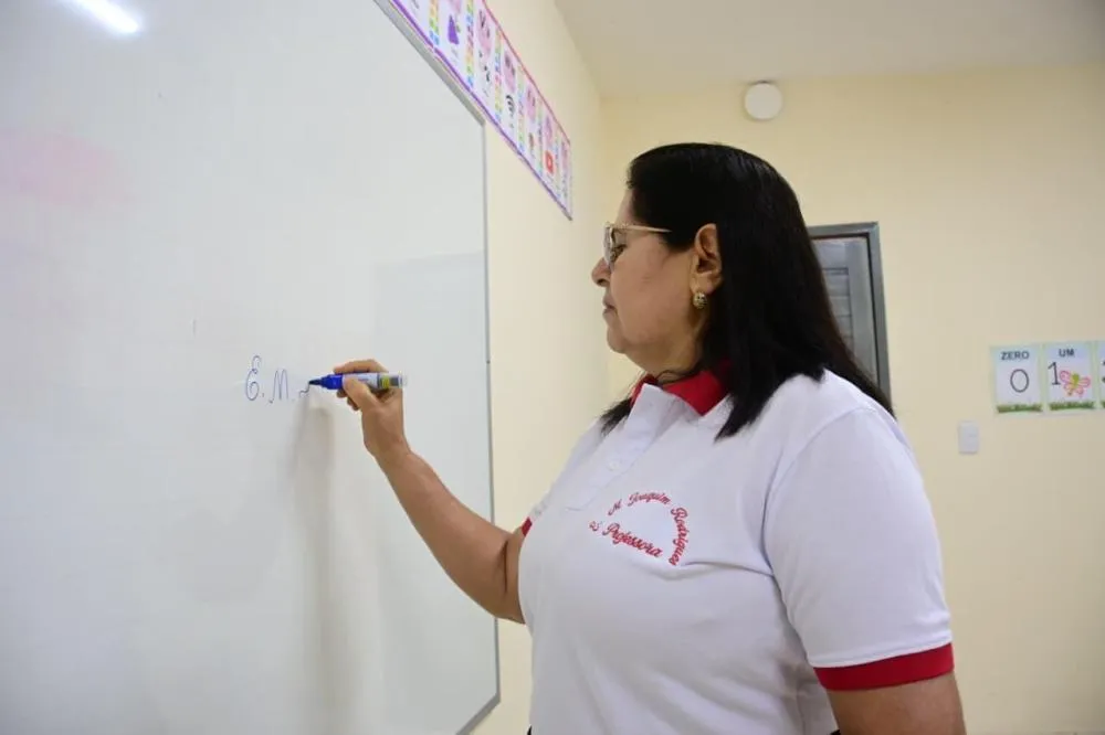 Piso dos professores garantido: Prefeitura pagará reajuste de 5,4% já em fevereiro